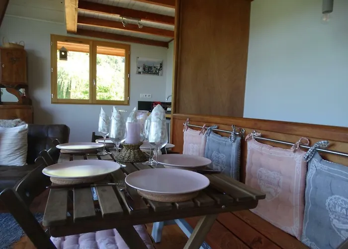 Colombe Des Bois Feriehus Estadens